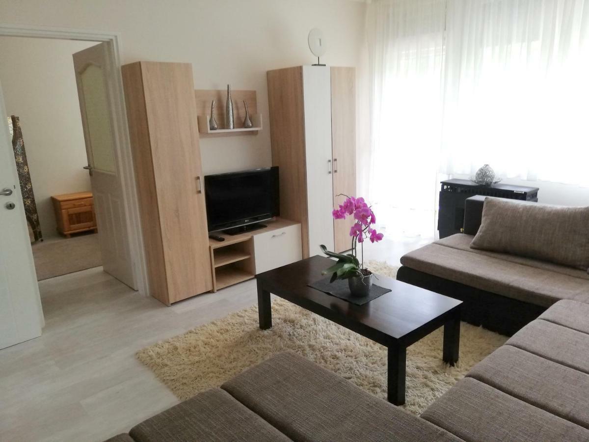 Strandfuerdo Apartman Еґер Екстер'єр фото